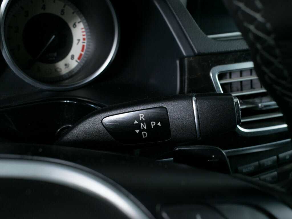 Mercedes-Benz E-Класс 300, 2013 Фото №15