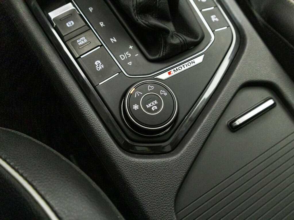 Volkswagen Tiguan, 2017 Фото №19