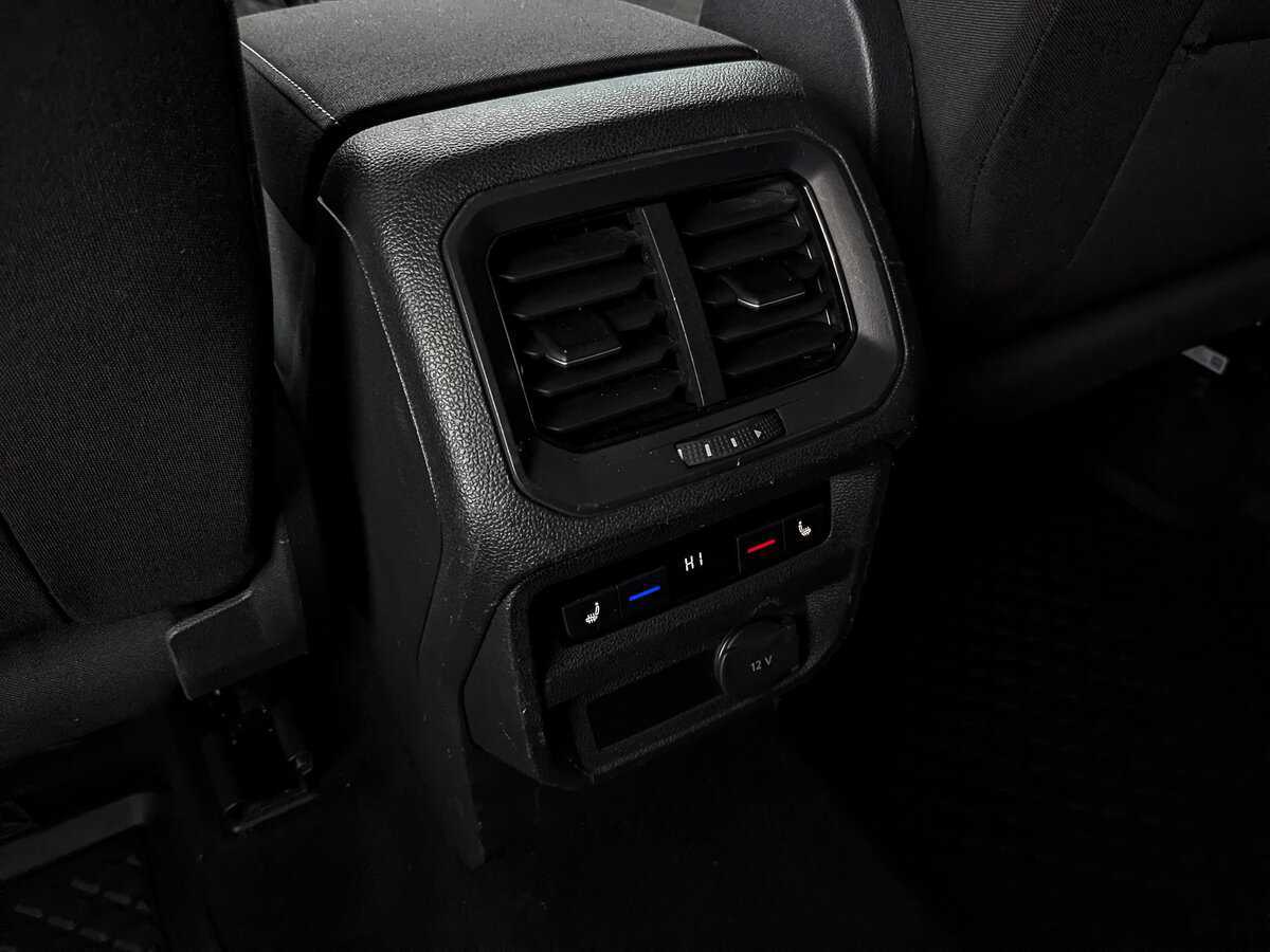 Volkswagen Tiguan, 2018 Фото №26