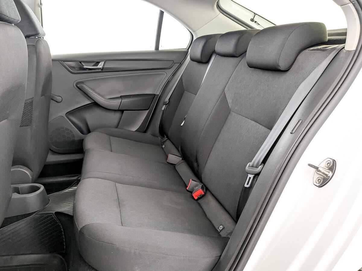 Skoda Rapid, 2017 Фото №12