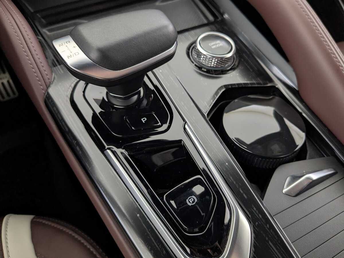 Geely Monjaro, 2022 Фото №29