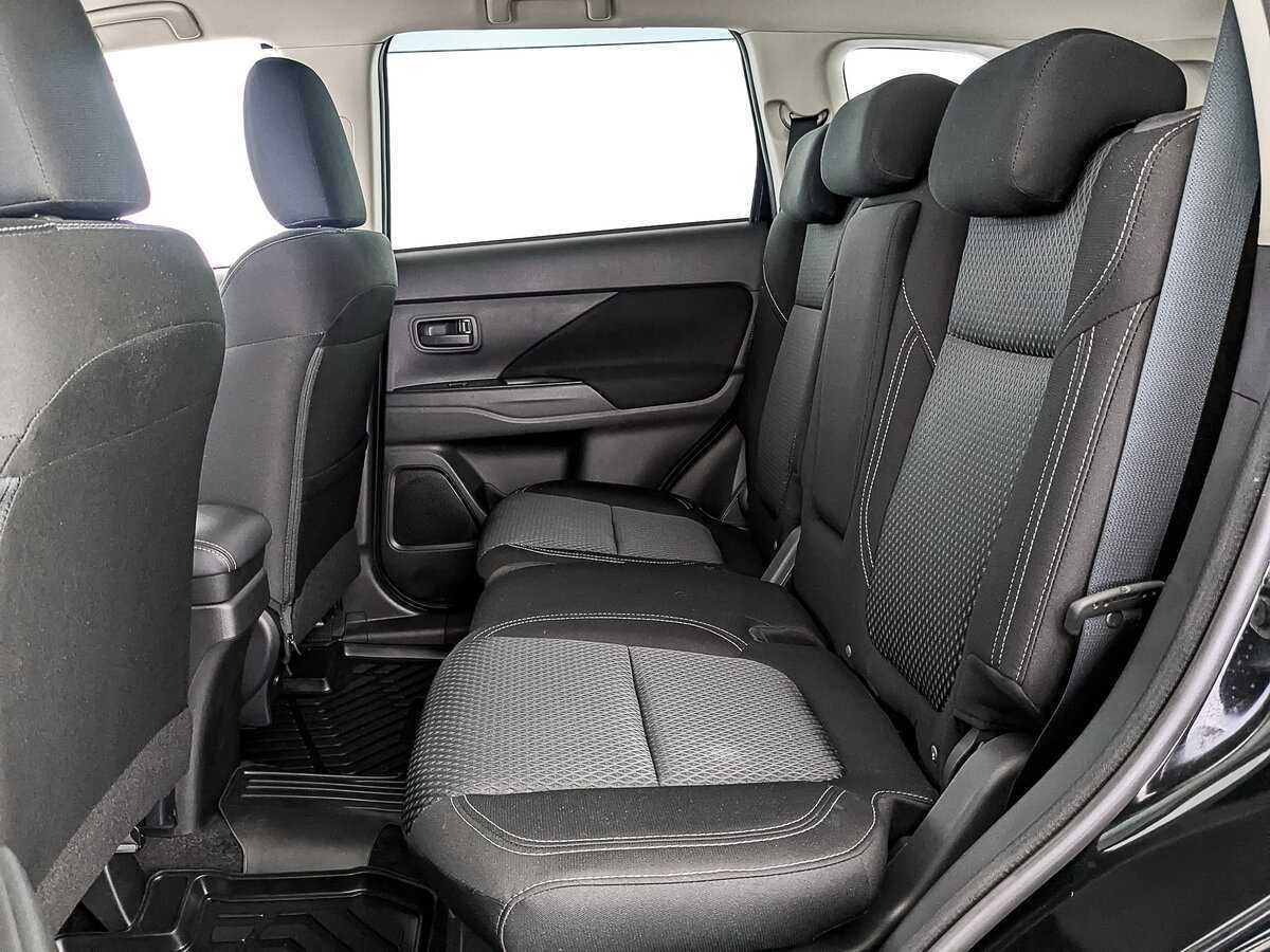Mitsubishi Outlander, 2021 Фото №18