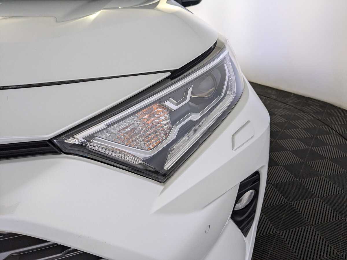 Toyota RAV4, 2021 Фото №11