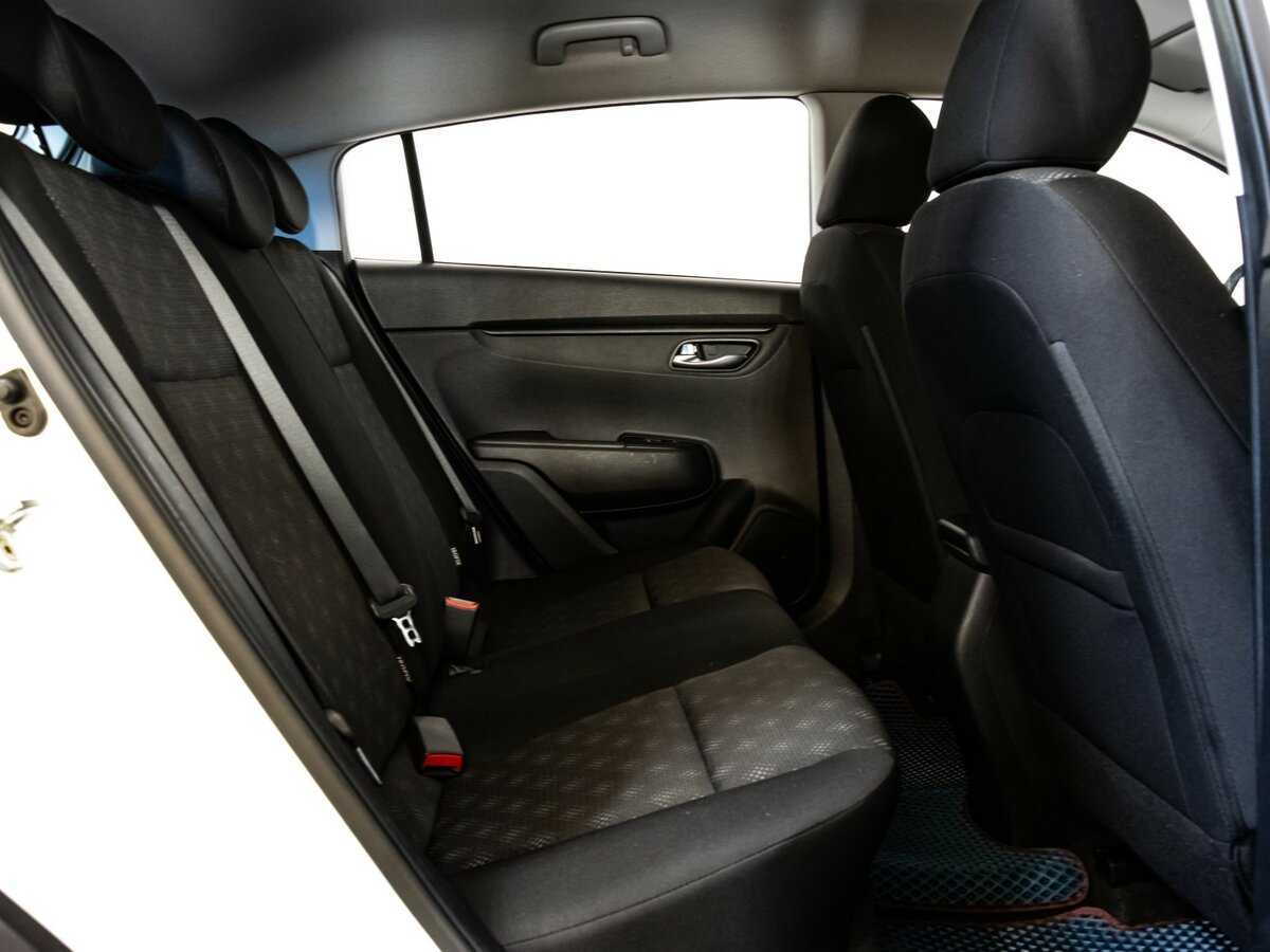 Kia Rio X-Line, 2018 Фото №15