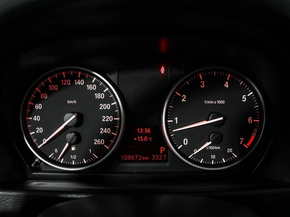 BMW X1 18i, 2014 Фото №13