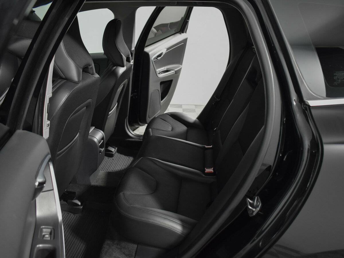 Volvo XC60, 2017 Фото №12