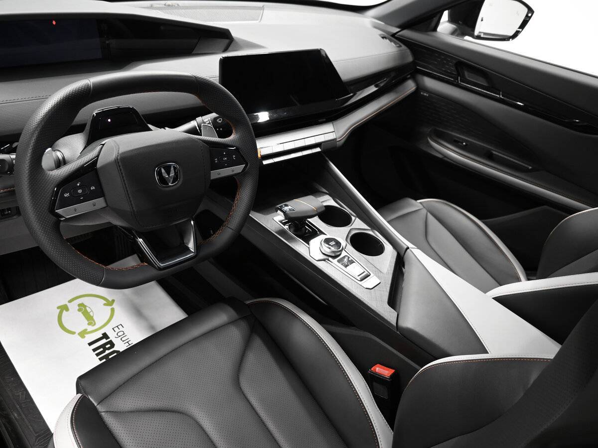 Changan UNI-V, 2023 Фото №8