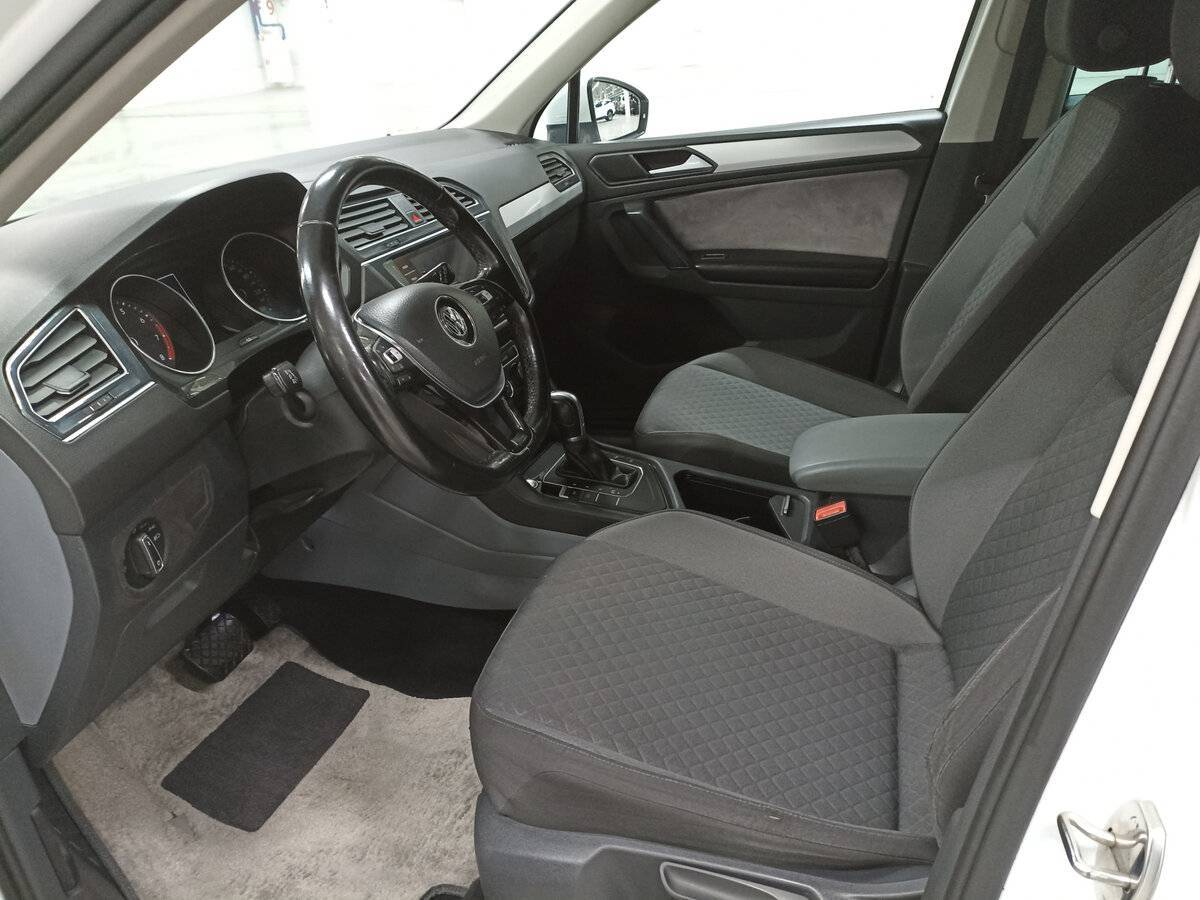 Volkswagen Tiguan, 2017 Фото №16