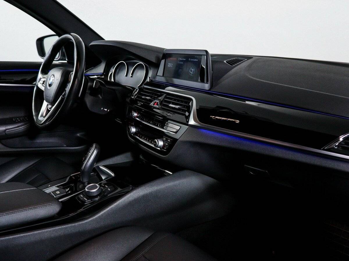 BMW 5 серии 520d xDrive, 2018 Фото №9