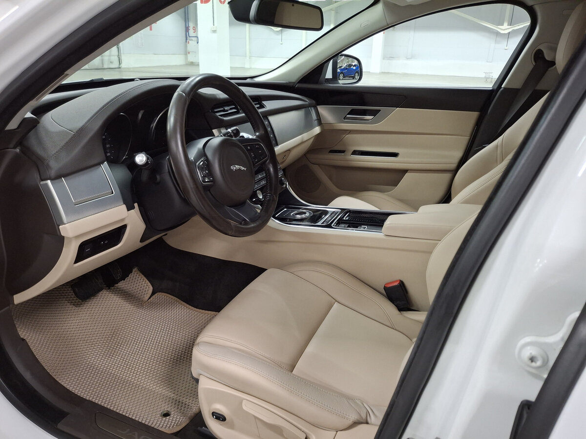 Jaguar XF II, 2016 Фото №16