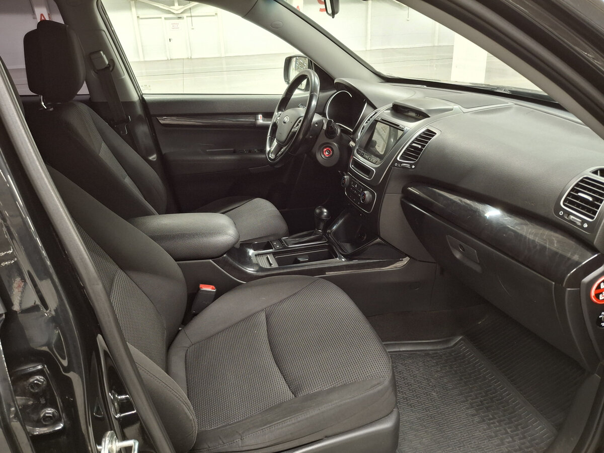 Kia Sorento II Рестайлинг, 2017 Фото №11