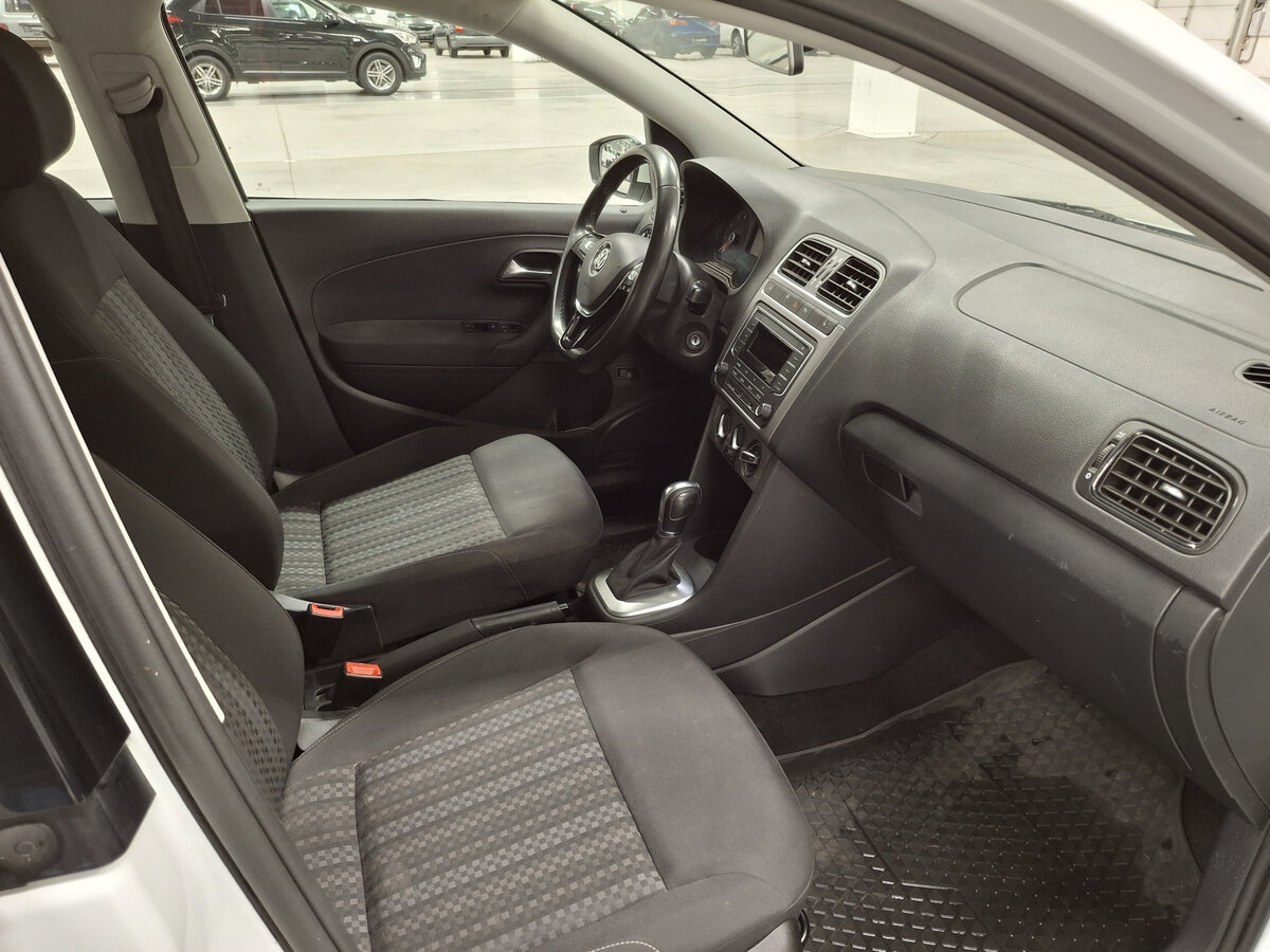 Volkswagen Polo V Рестайлинг, 2019 Фото №10