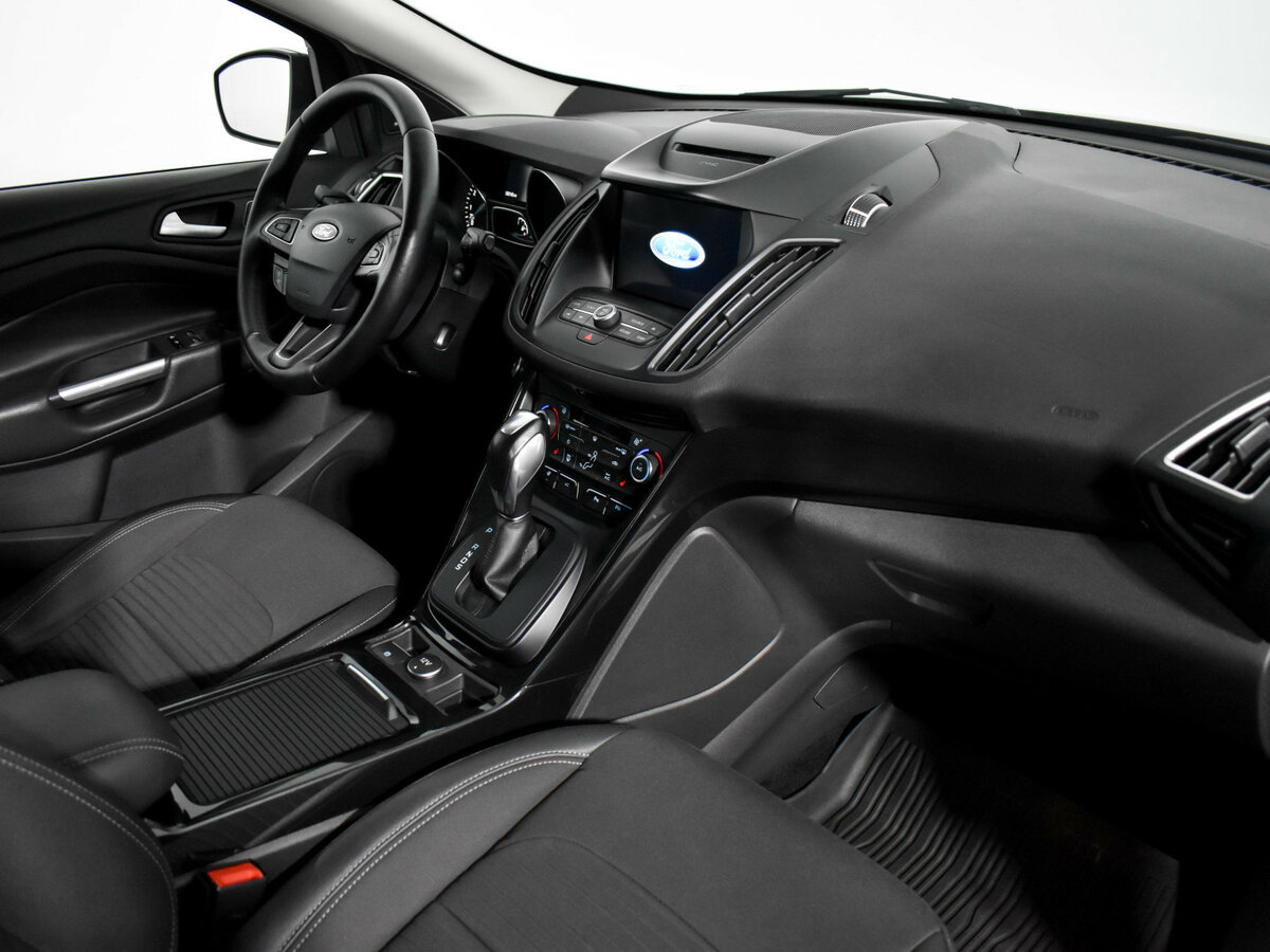 Ford Kuga II Рестайлинг, 2017 Фото №11