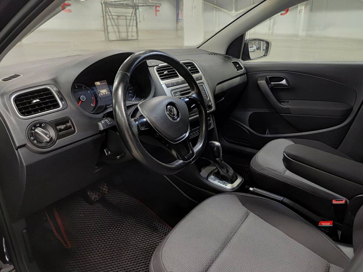 Volkswagen Polo V Рестайлинг, 2016 Фото №15