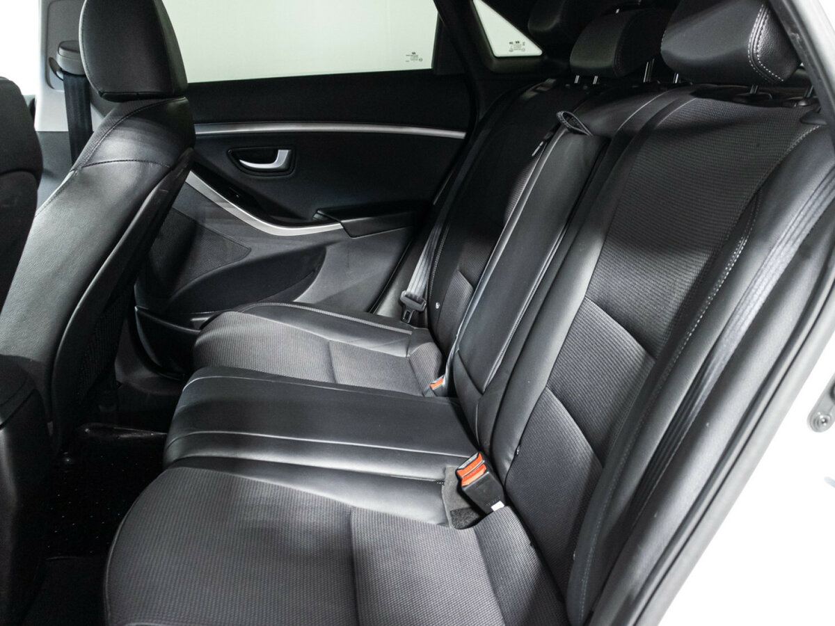 Hyundai i30 II Рестайлинг, 2015 Фото №10