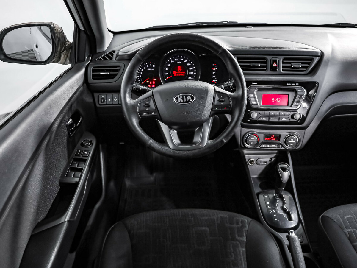 Kia Rio 4-speed III, 2013 Фото №9