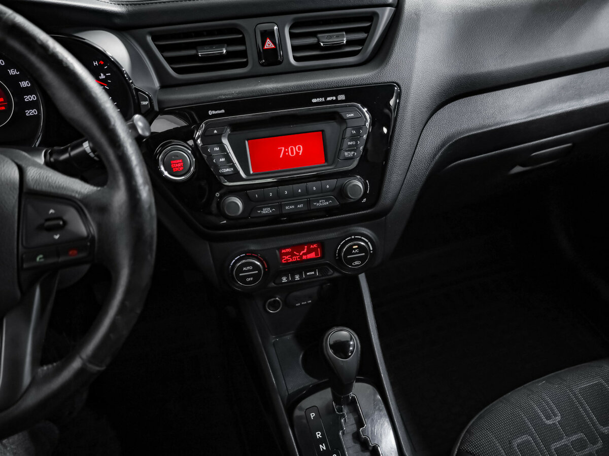 Kia Rio 4-speed III, 2013 Фото №13