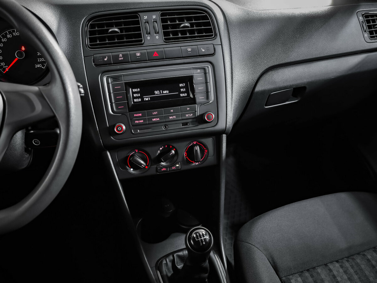 Volkswagen Polo V Рестайлинг, 2018 Фото №13